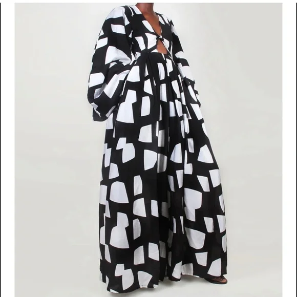 Black and White Geometric Jumpsuit - Picture 3 of 9